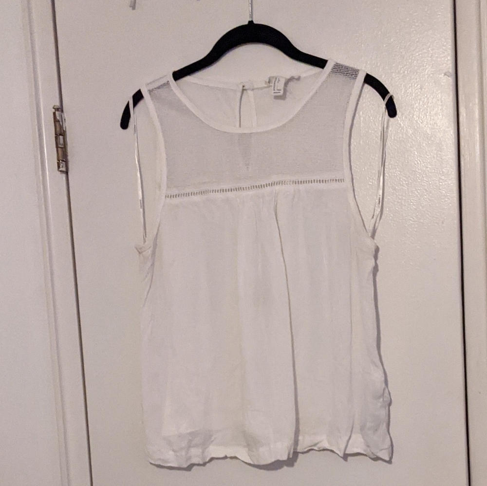 White breezy top